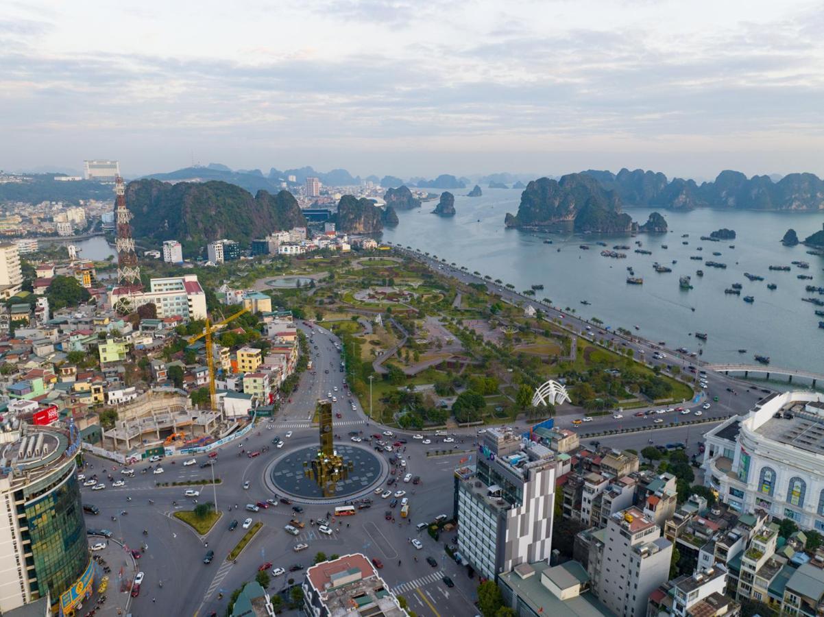 Diamond Luxury Hotel Ha Long Exterior photo